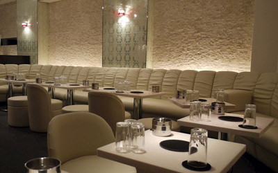 Chou Chou IKB/シュシュの店内1